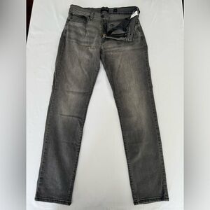 Lucky Brand. Men’s Jeans. Ashy Dark Gray. 121 Slim Straight Style. 32W/32L.